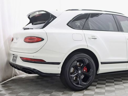 Used 2023 Bentley Bentayga AWD/4WD image 9