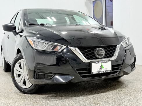 Used 2021 Nissan Versa S image 3