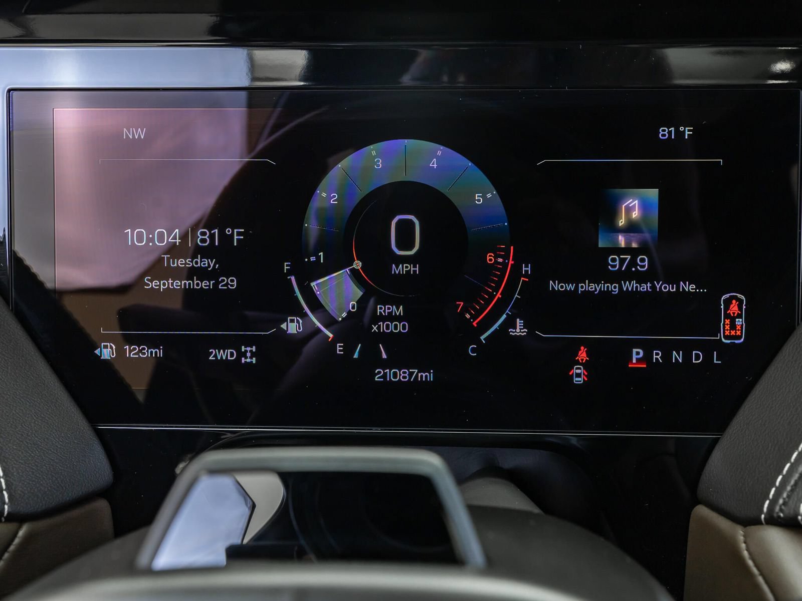 Used 2025 GMC Yukon Denali Ultimate AWD/4WD image 17