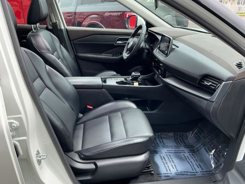 Used 2021 Nissan Rogue SV w/ Premium Package FWD image 24