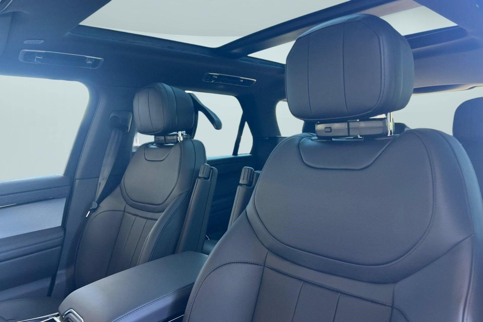 New 2026 Land Rover Range Rover Sport SE AWD/4WD image 23