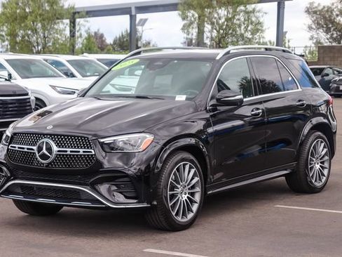 Used 2025 Mercedes-Benz GLE 450e 4MATIC image 3