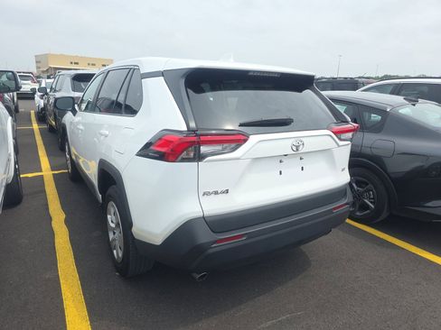Used 2024 Toyota RAV4 LE FWD image 7