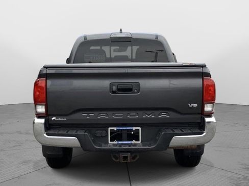 Used 2019 Toyota Tacoma TRD Off-Road image 4