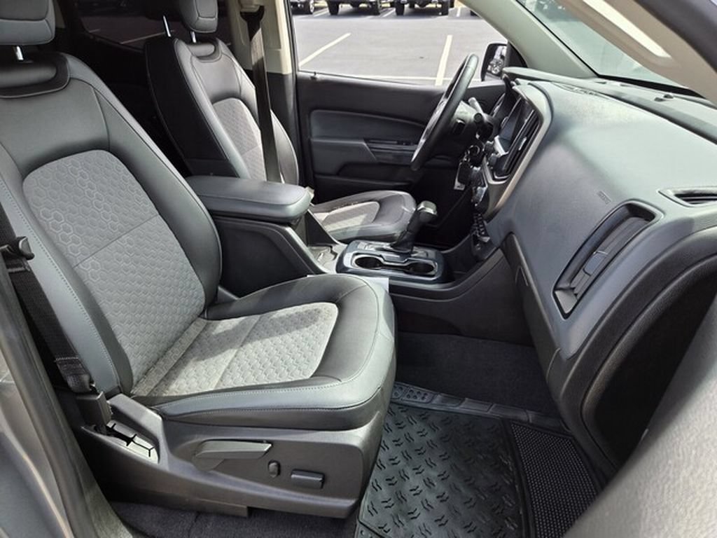 Used 2019 Chevrolet Colorado Z71 RWD image 14