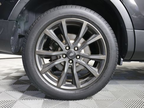 Used 2018 Ford Explorer XLT w/ Equipment Group 202A AWD/4WD image 7