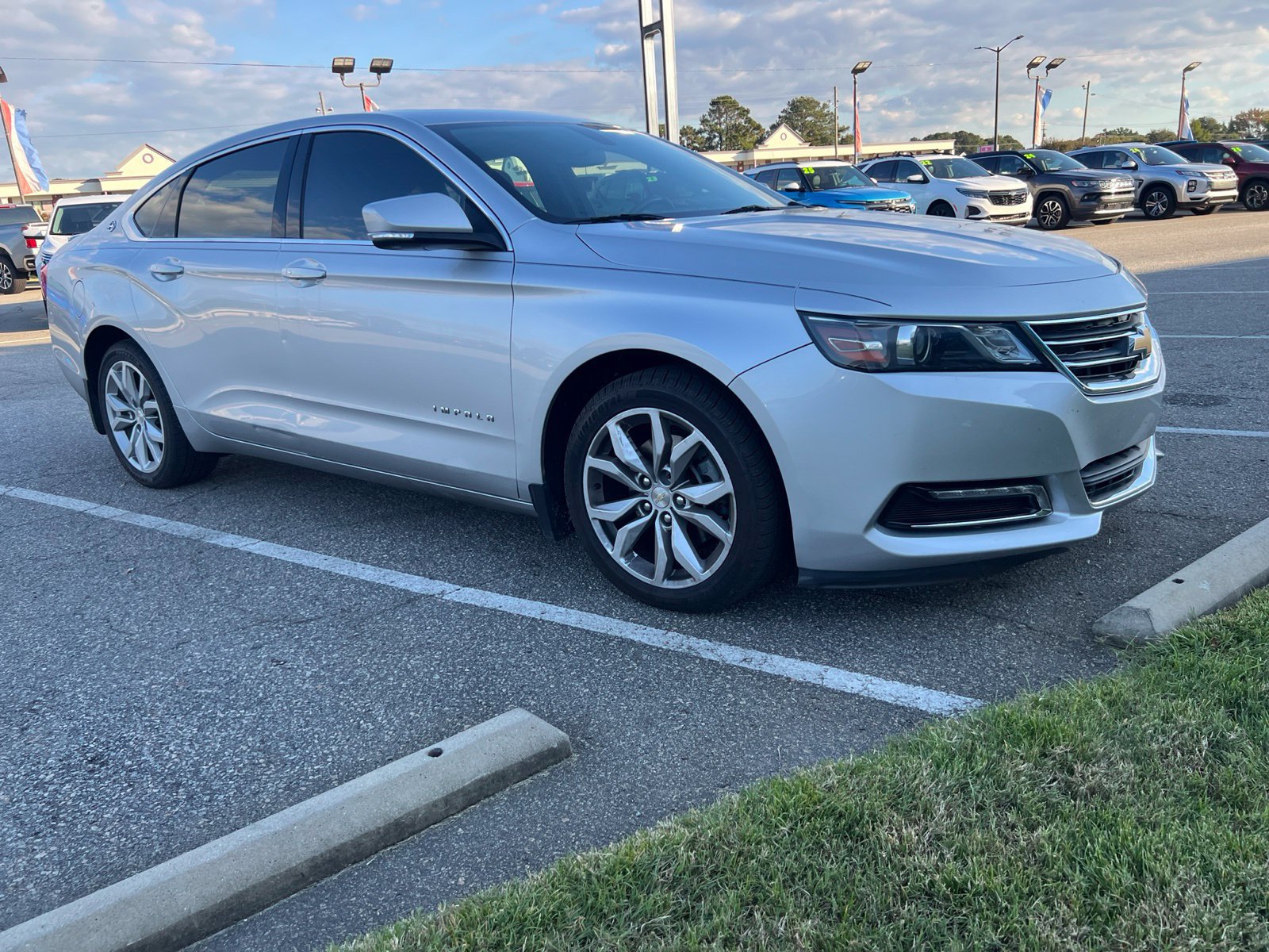 Used 2019 Chevrolet Impala LT w/ Sunroof and Spoiler Package FWD image 7