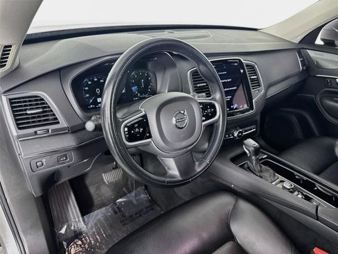 Used 2020 Volvo XC90 T6 Momentum AWD/4WD image 9