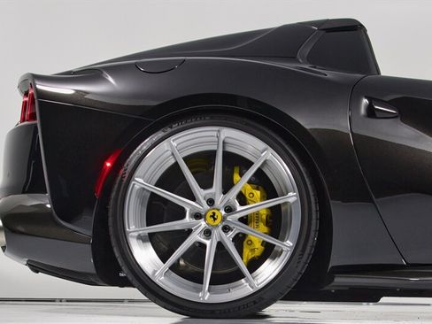 Used 2022 Ferrari 812 GTS RWD image 16