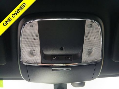 Used 2019 Jeep Grand Cherokee Laredo AWD/4WD image 16