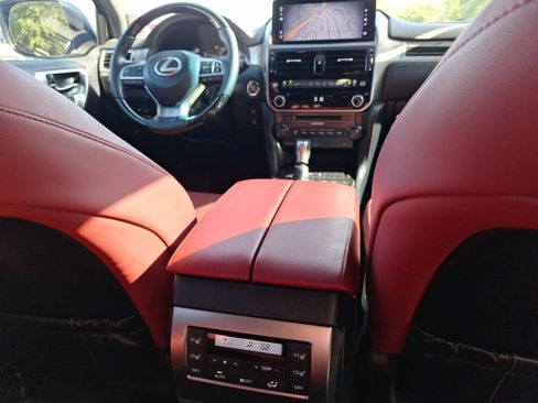 Used 2023 Lexus GX 460 Premium w/ Premium Package AWD/4WD image 32