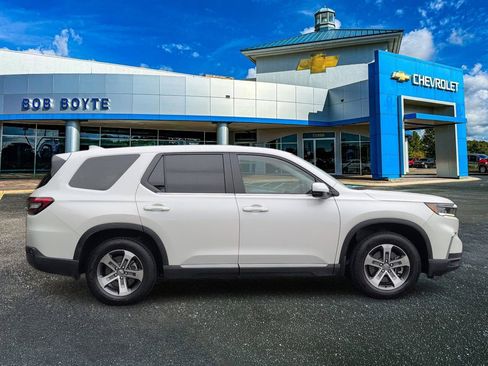 Used 2025 Honda Pilot EX-L image 2