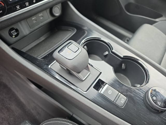 Used 2025 Nissan Rogue SV AWD/4WD image 20