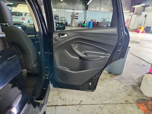 Used 2016 Ford Escape SE w/ Equipment Group 201A AWD/4WD image 25