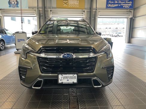 Used 2025 Subaru Ascent Touring AWD/4WD image 2