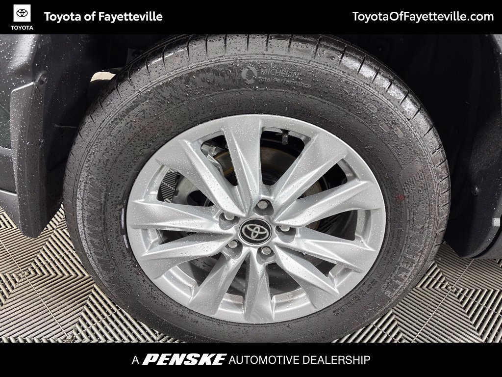 Used 2026 Toyota Corolla Cross LE FWD image 6