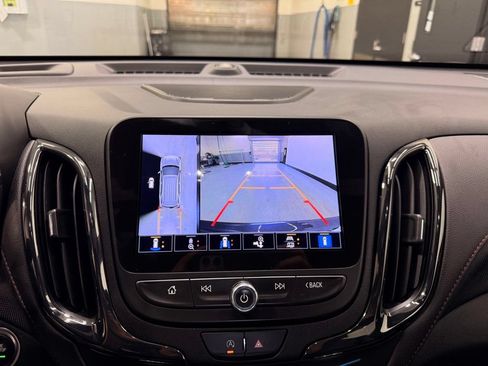 Used 2022 Chevrolet Equinox RS w/ RS Leather Package FWD image 17