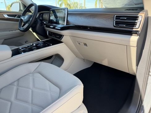 New 2026 Volkswagen Atlas SE image 10