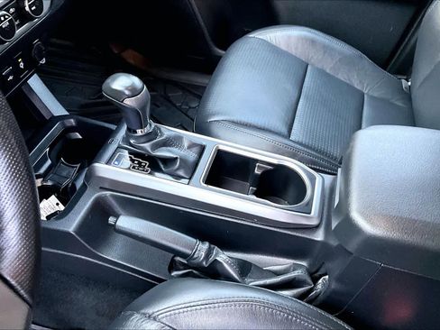 Used 2023 Toyota Tacoma Limited image 15