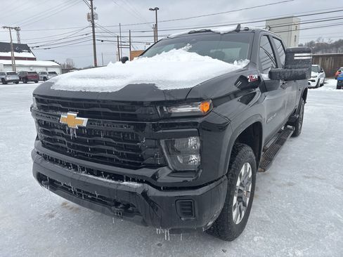 Used 2024 Chevrolet Silverado 2500 Custom w/ Custom Convenience Package image 5