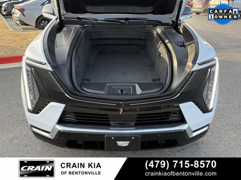 Used 2026 Cadillac Escalade IQL Luxury image 35