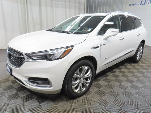 Used 2018 Buick Enclave Avenir w/ Avenir Technology Package AWD/4WD image 6