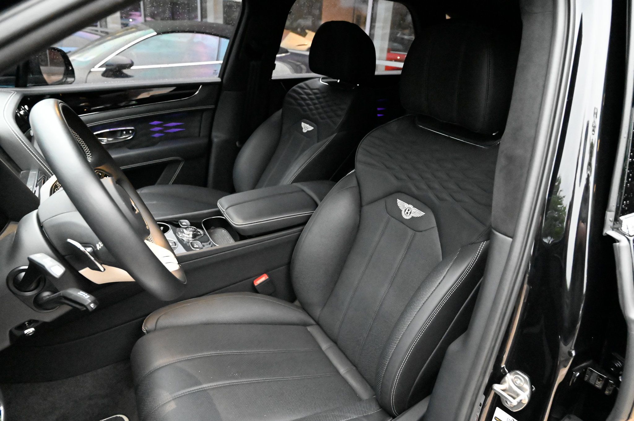 Used 2025 Bentley Bentayga AWD/4WD image 19