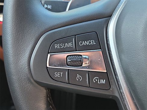 Used 2023 BMW 330i Sedan w/ Premium Package image 28