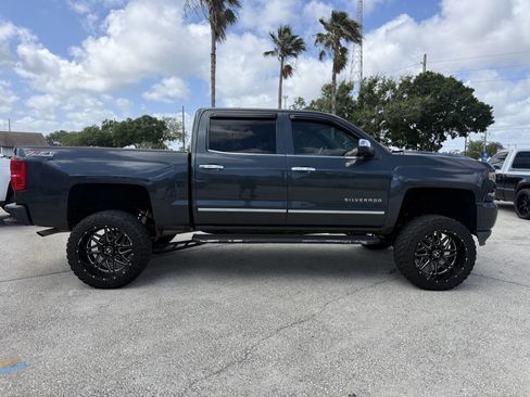 Used 2017 Chevrolet Silverado 1500 LTZ Z71 w/ LTZ Plus Package AWD/4WD image 6
