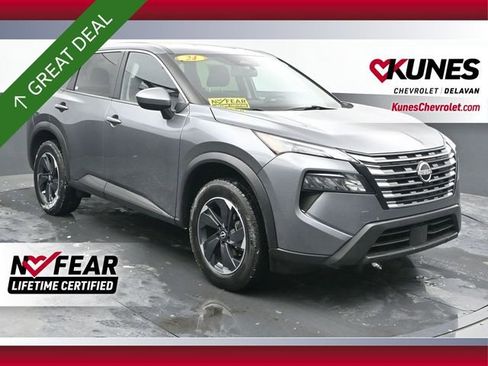 Used 2024 Nissan Rogue SV image 1