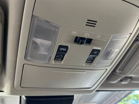 Used 2018 Toyota RAV4 XLE w/ Convenience Package image 34