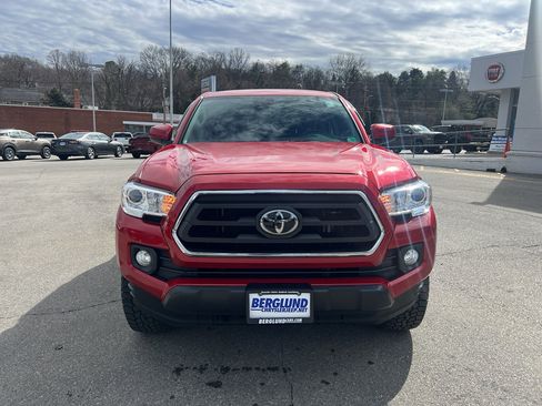Used 2022 Toyota Tacoma SR5 image 2