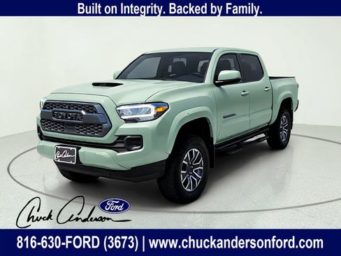 Used 2022 Toyota Tacoma TRD Sport w/ TRD Premium Sport Package AWD/4WD image 1