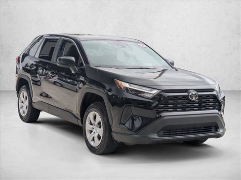 Used 2025 Toyota RAV4 LE image 3