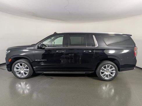 Used 2023 Chevrolet Suburban High Country image 5