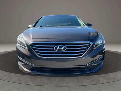 Used 2015 Hyundai Sonata SE image 2