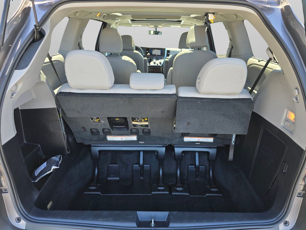 Used 2017 Toyota Sienna Limited Premium AWD/4WD image 23