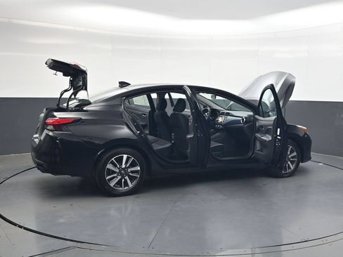 Used 2025 Nissan Versa SV FWD image 47