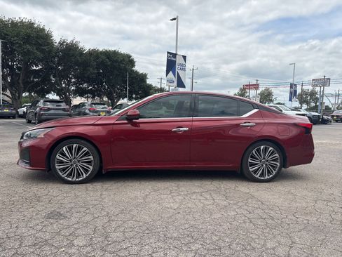 Used 2024 Nissan Altima 2.5 SL FWD image 7