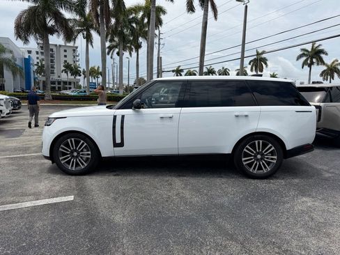 Used 2025 Land Rover Range Rover Long Wheelbase SE AWD/4WD image 5