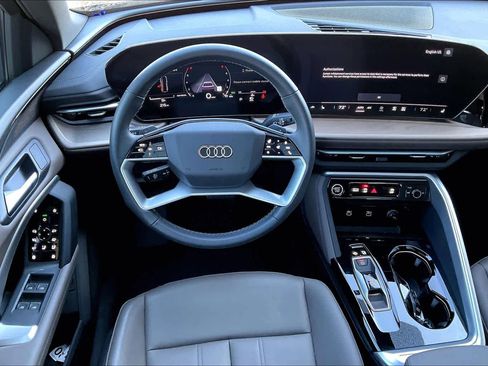 Certified 2025 Audi Q5 Premium w/ Convenience Package image 5