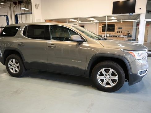 Used 2019 GMC Acadia SLE image 4