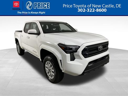 Used 2025 Toyota Tacoma SR5 AWD/4WD image 1