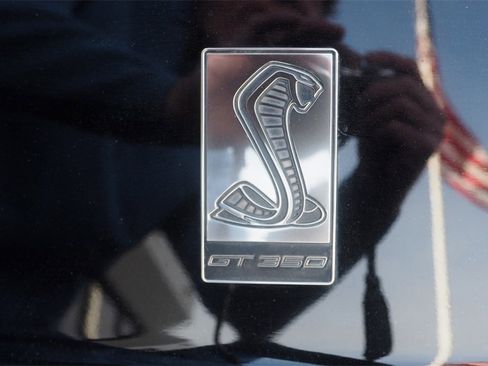 Used 2016 Ford Mustang Shelby GT350 w/ Technology Package image 21