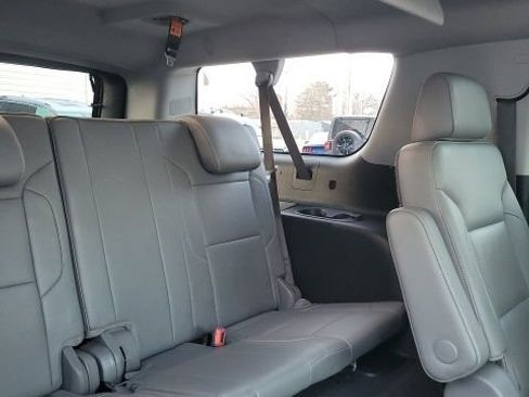 Used 2019 Chevrolet Suburban LT image 21
