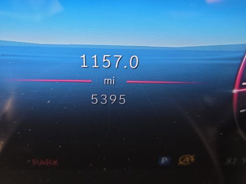 Used 2025 Mercedes-Benz GLC 300 image 12