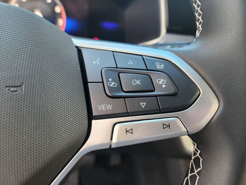 New 2025 Volkswagen Taos SE image 14