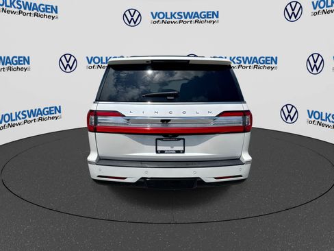 Used 2018 Lincoln Navigator Reserve w/ Technology Package AWD/4WD image 13