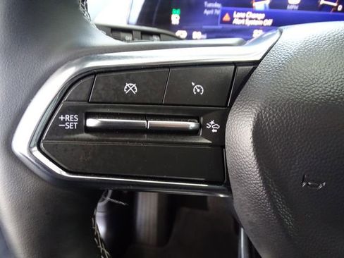 Used 2025 Chevrolet Equinox EV LT FWD image 7