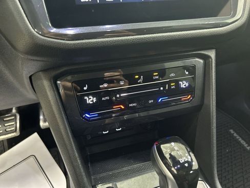 Certified 2023 Volkswagen Tiguan SE R-Line image 16